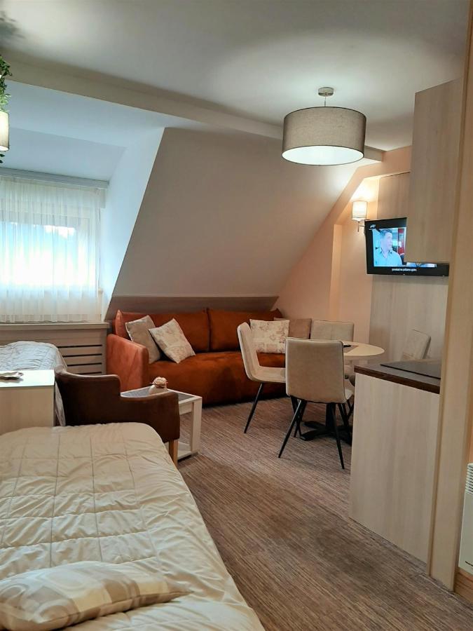 Select Lux Angella-Konaci Apartment โคเปานิก ภายนอก รูปภาพ
