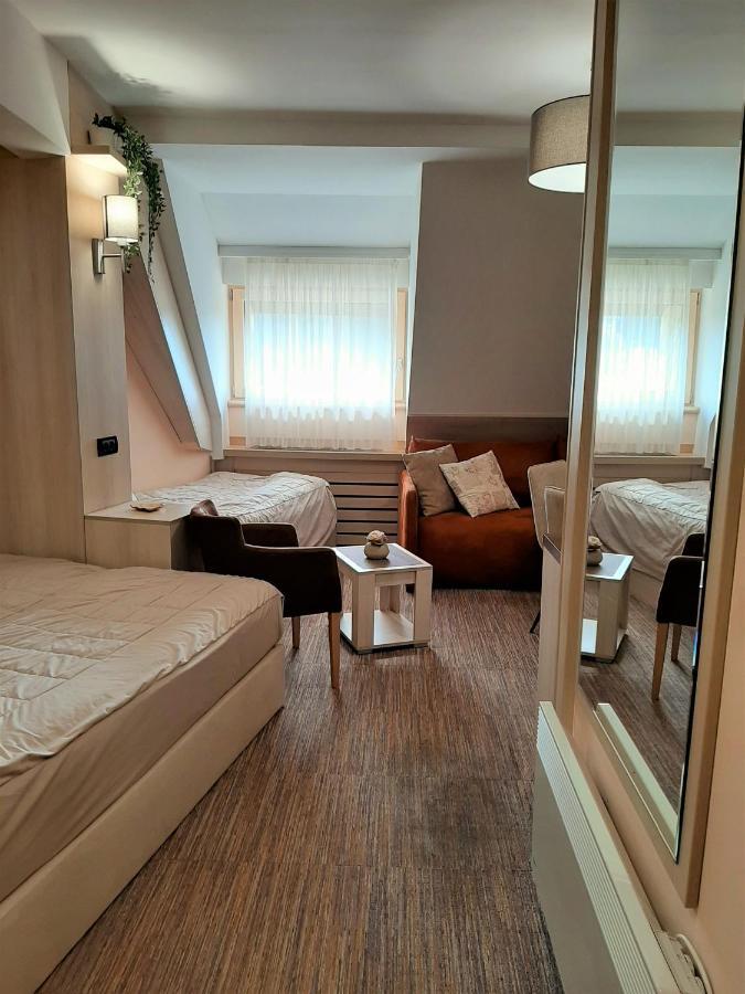 Select Lux Angella-Konaci Apartment โคเปานิก ภายนอก รูปภาพ
