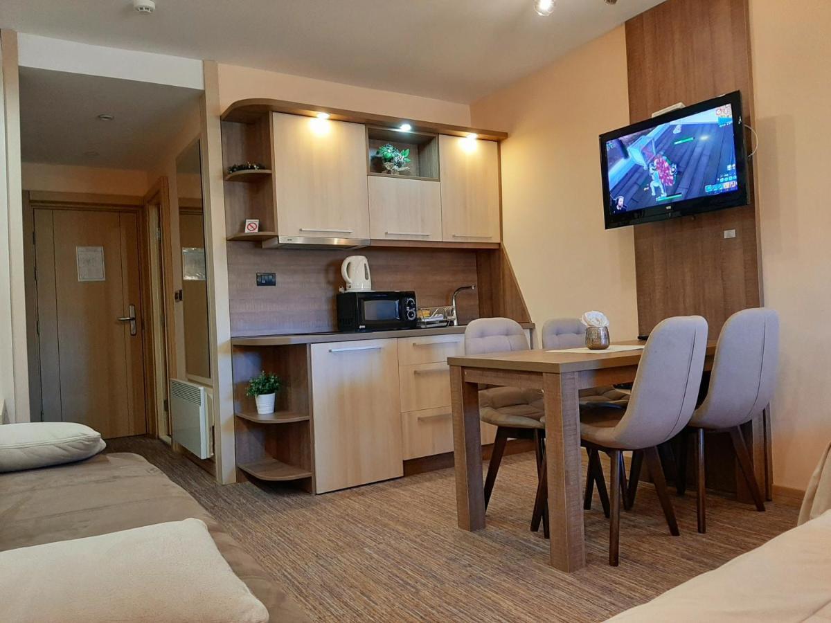 Select Lux Angella-Konaci Apartment โคเปานิก ภายนอก รูปภาพ