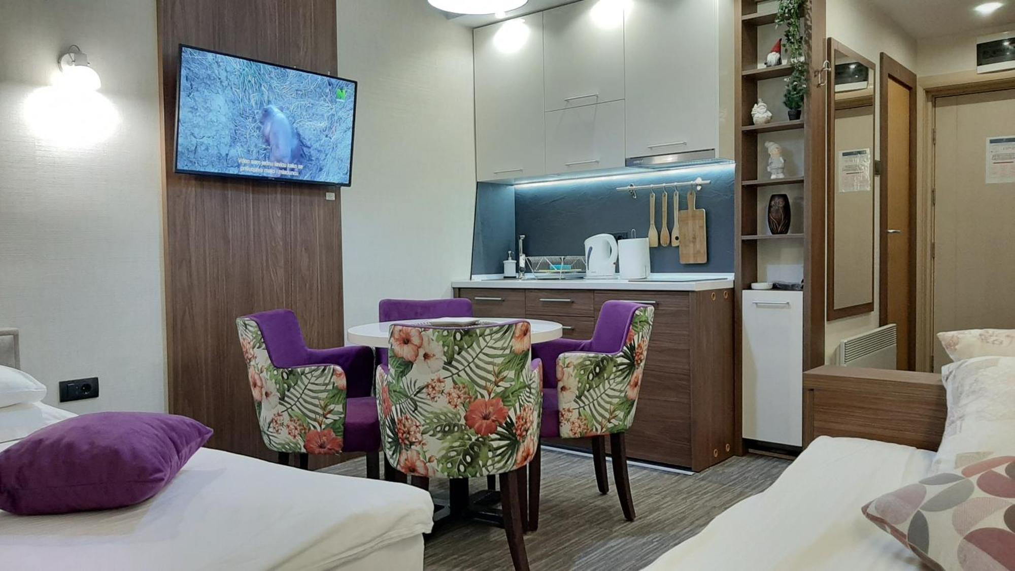 Select Lux Angella-Konaci Apartment โคเปานิก ภายนอก รูปภาพ
