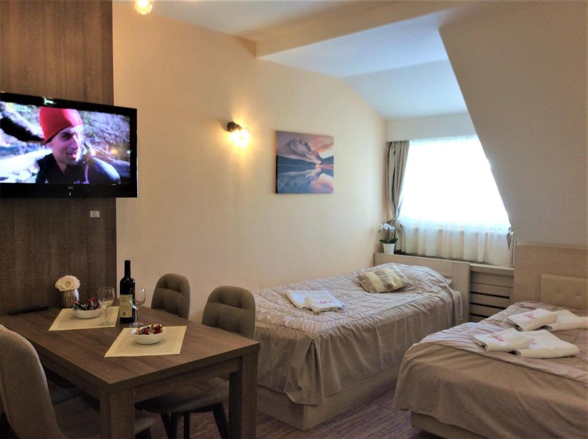 Select Lux Angella-Konaci Apartment โคเปานิก ภายนอก รูปภาพ