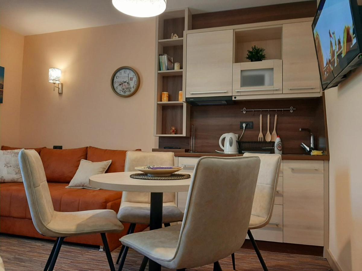 Select Lux Angella-Konaci Apartment โคเปานิก ภายนอก รูปภาพ