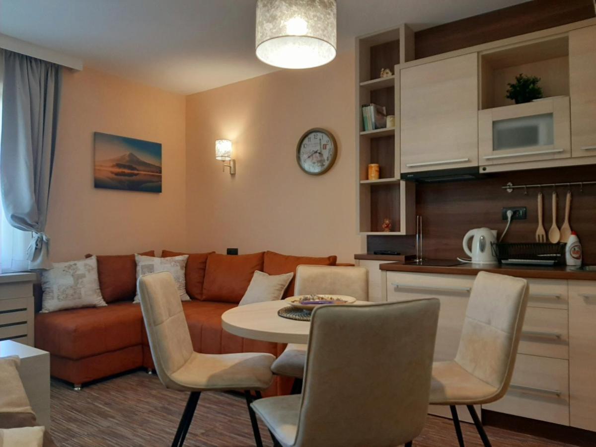 Select Lux Angella-Konaci Apartment โคเปานิก ภายนอก รูปภาพ